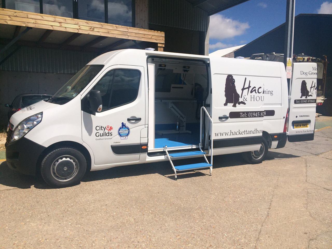 Hackett & Hounds Mobile Grooming Van