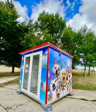 Dog Stylist Pod